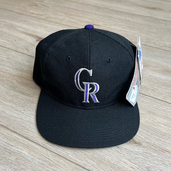 Sports Specialties Other - 90’s Sports Specialties Colorado Rockies Snapback